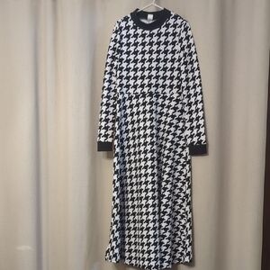 SHEIN Black & White Houndstooth Long Sleeve Maxi Dress